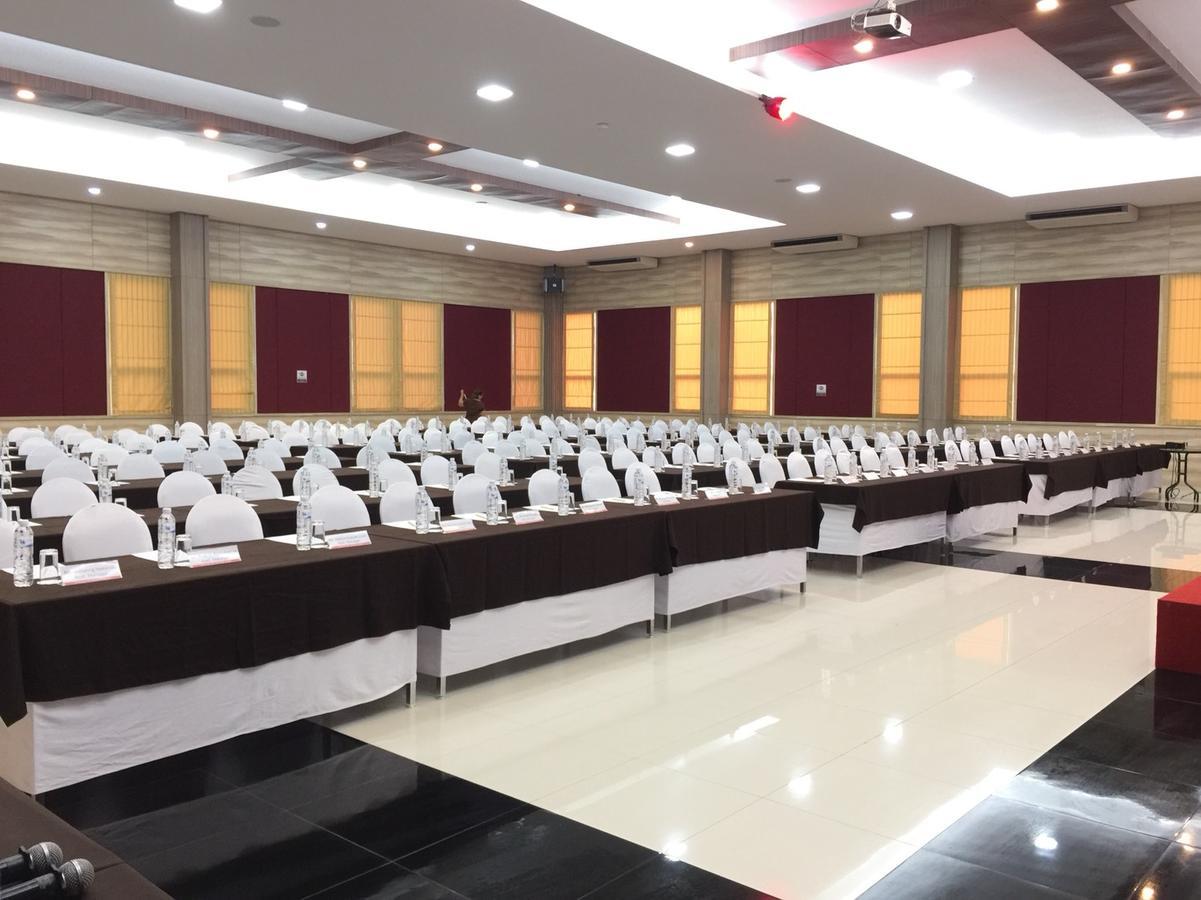 Eastpana Hotel - Sha Extra Plus Si Racha Exterior photo